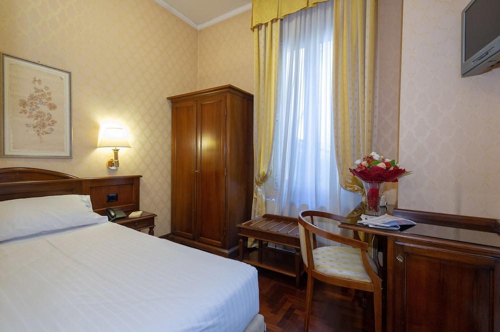 Hotel Boccaccio Florence Exterior photo