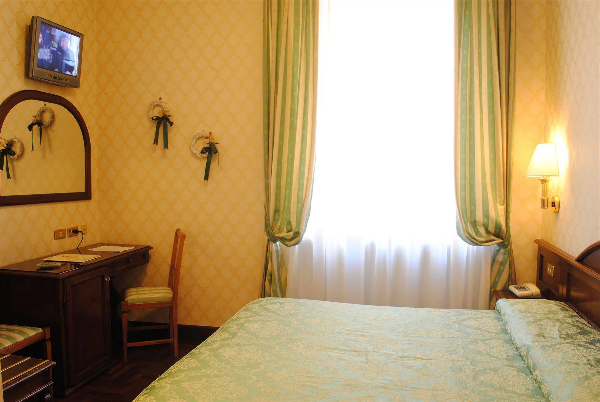 Hotel Boccaccio Florence Exterior photo