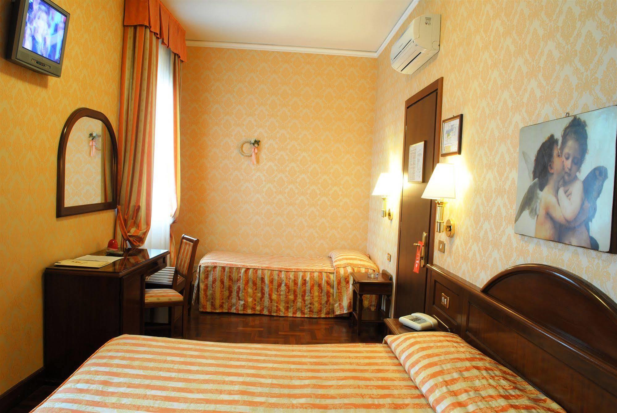 Hotel Boccaccio Florence Exterior photo