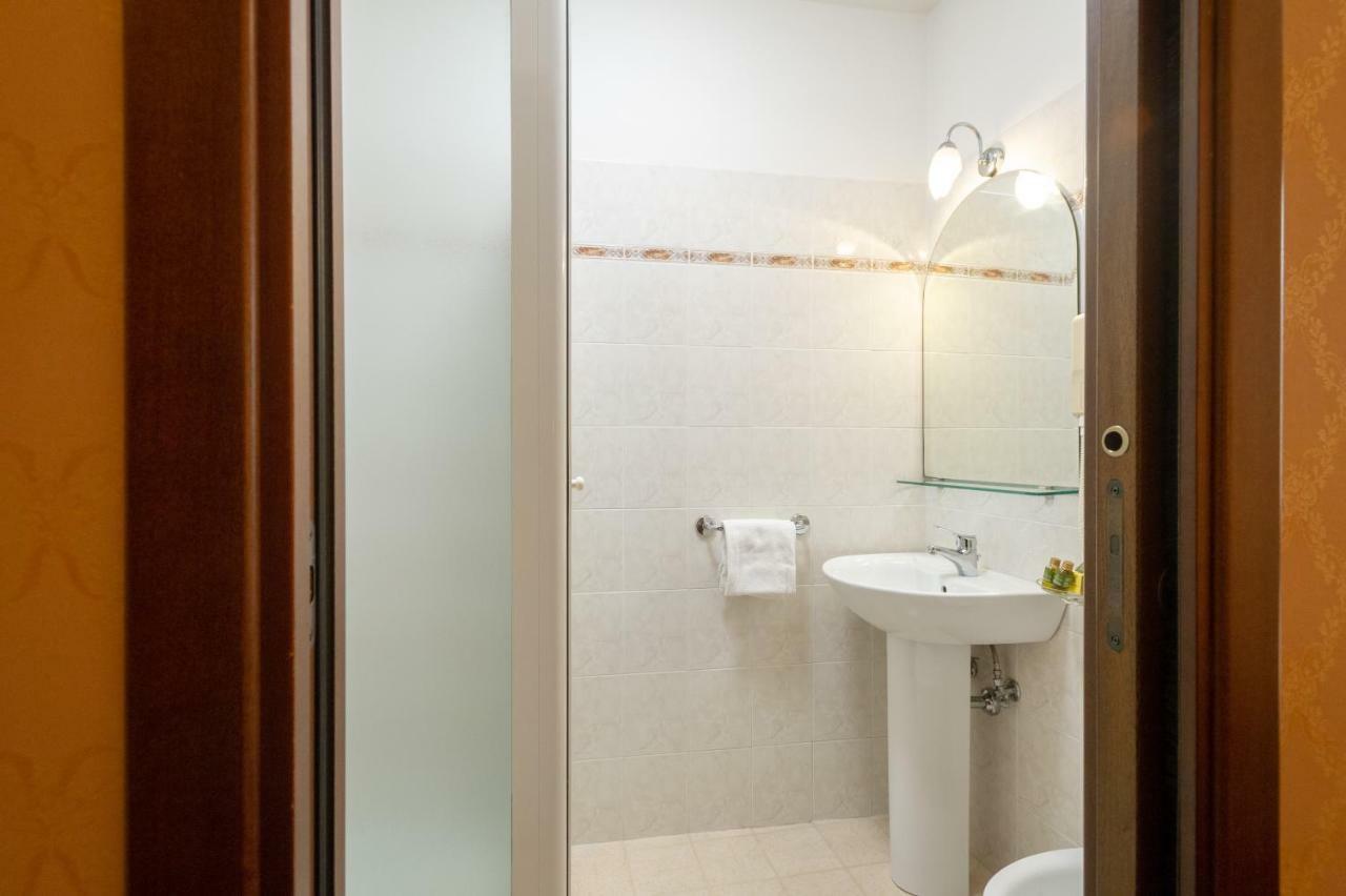 Hotel Boccaccio Florence Exterior photo