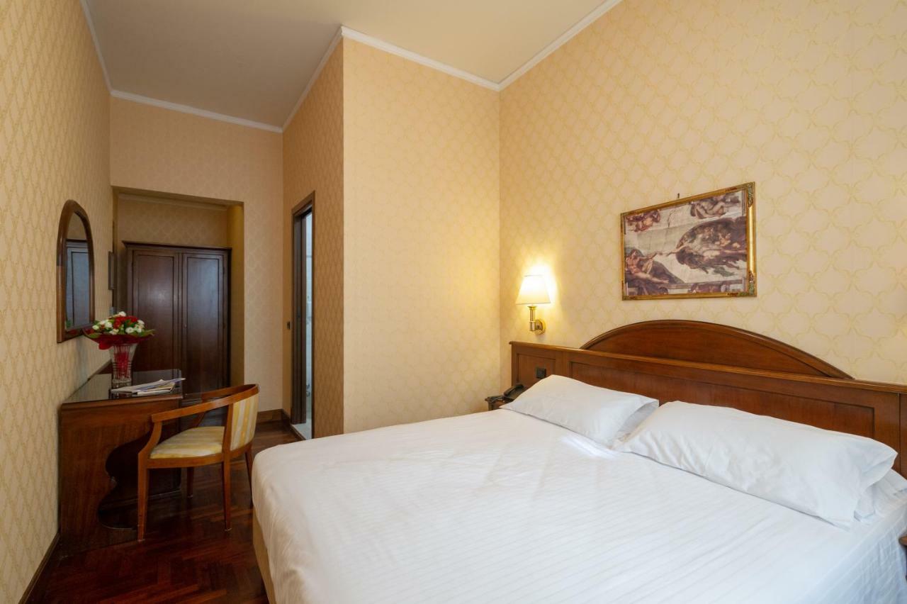 Hotel Boccaccio Florence Exterior photo