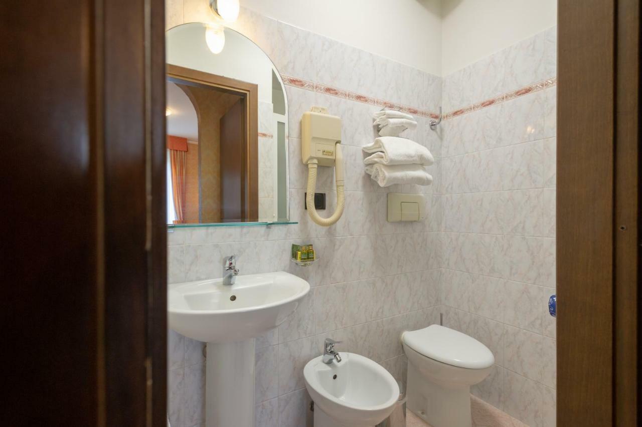 Hotel Boccaccio Florence Exterior photo